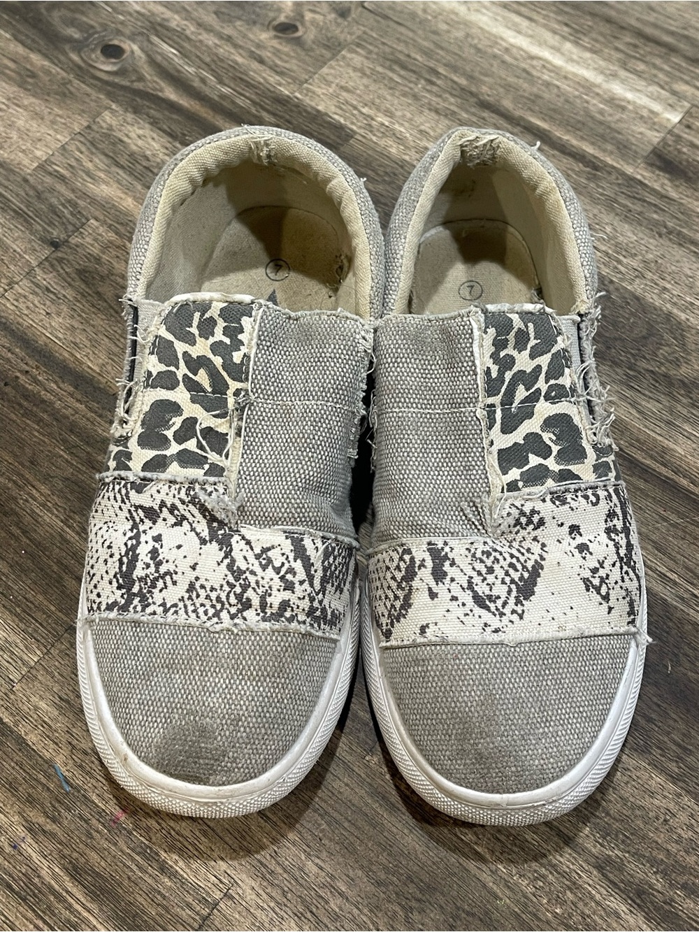Jolimall Women’s Slip On Shoes Size 7 Gray Animal Print Canvas Casual Sneakers
